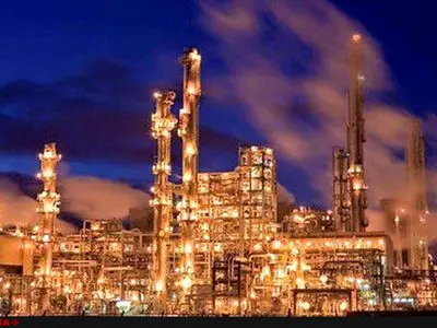 علل حادثه‌ای مثل «انفجار پالایشگاه آبادان» صرفا گرمای هوا نیست/ اولویت اصلی حفظ جان انسان‌هاست حتی اگر تولید بخوابد