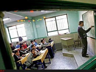 اعتراض ۱۴۰ هزار فرهنگی به بودجه ۹۶ آموزش و پرورش/ رتبه‌بندی و پاداش بازنشستگان بدون اعتبار!