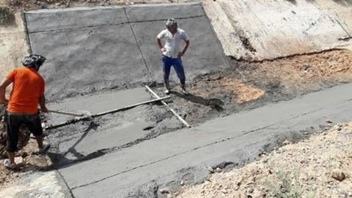 ترمیم دیواره کانال اصلی شبکه آبیاری حمیدیه در خوزستان 