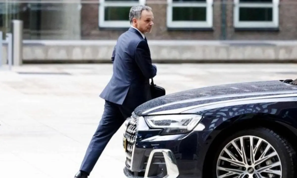 استقالة وزير الخارجية الهولندي وعدد من الوزراء بعد خلافات حول العقوبات على كيان الصهيوني