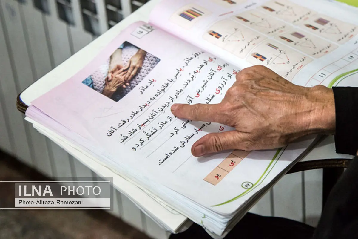 بیش از ۱۰ هزار و ۵۰۰ فرهنگی با سواد آموزی همکاری دارند