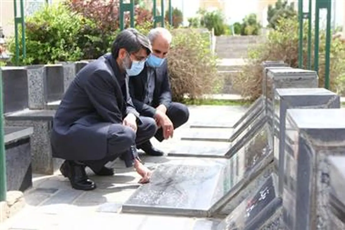 تجدید میثاق رئیس سازمان زندان‌ها با شهدای همدان