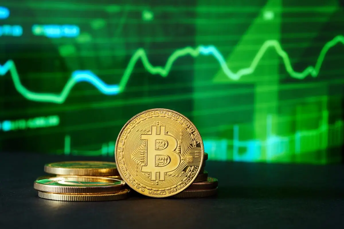 بیت‌کوین در مسیر صعود تاریخی؟ گمانه‌زنی‌ها درباره هدف ۱۴۰ هزار دلاری