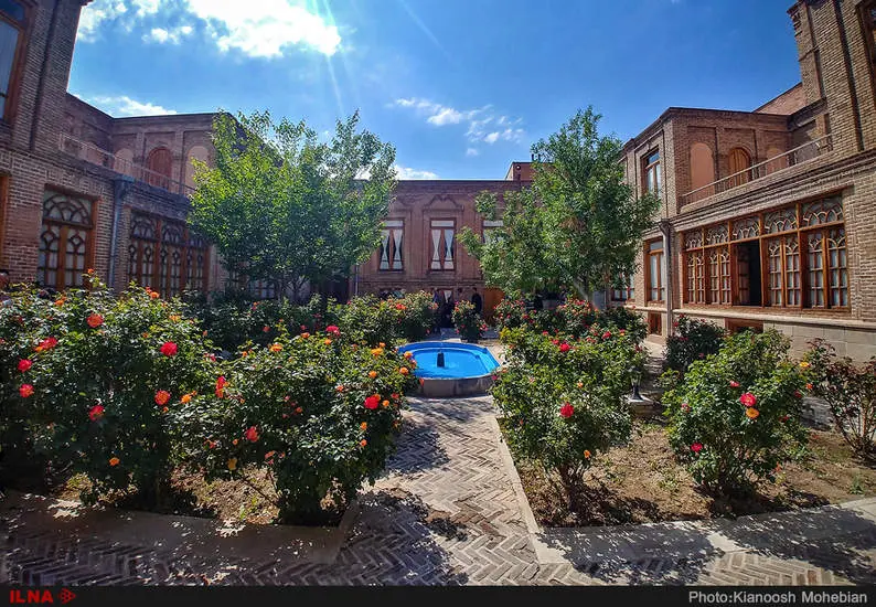 نخستین خانه ایرانی که در یکی از خانه های تاریخی تبریز ایجاد شده است.