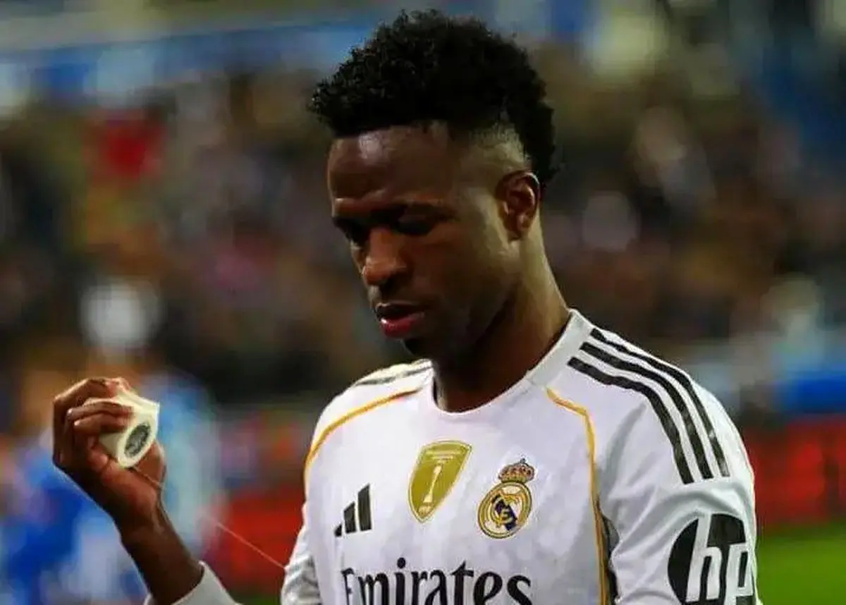 وینیسیوس را به نیمکت می‌فرستادم