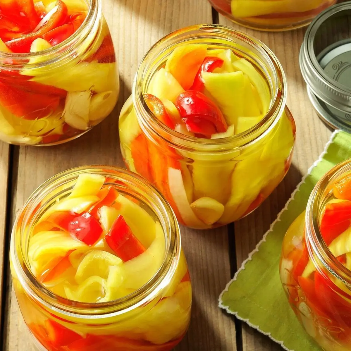 طرز تهیه ترشی فلفل دلمه ای