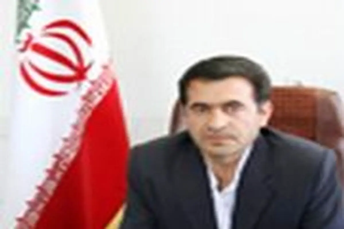 عصای سفید پرچمی به نشانهٔ استقلال در دست روشندلان
