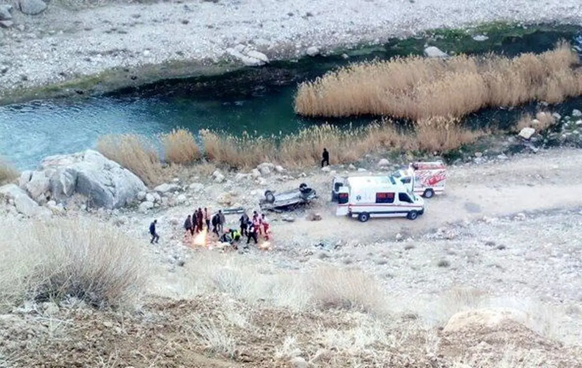 5 مصدوم در حادثه واژگونی خودروی حامل معلمان