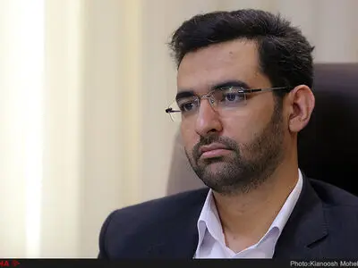 بررسی وضعیت بازار تلفن همراه با حضور آذری جهرمی در کمیسیون صنایع
