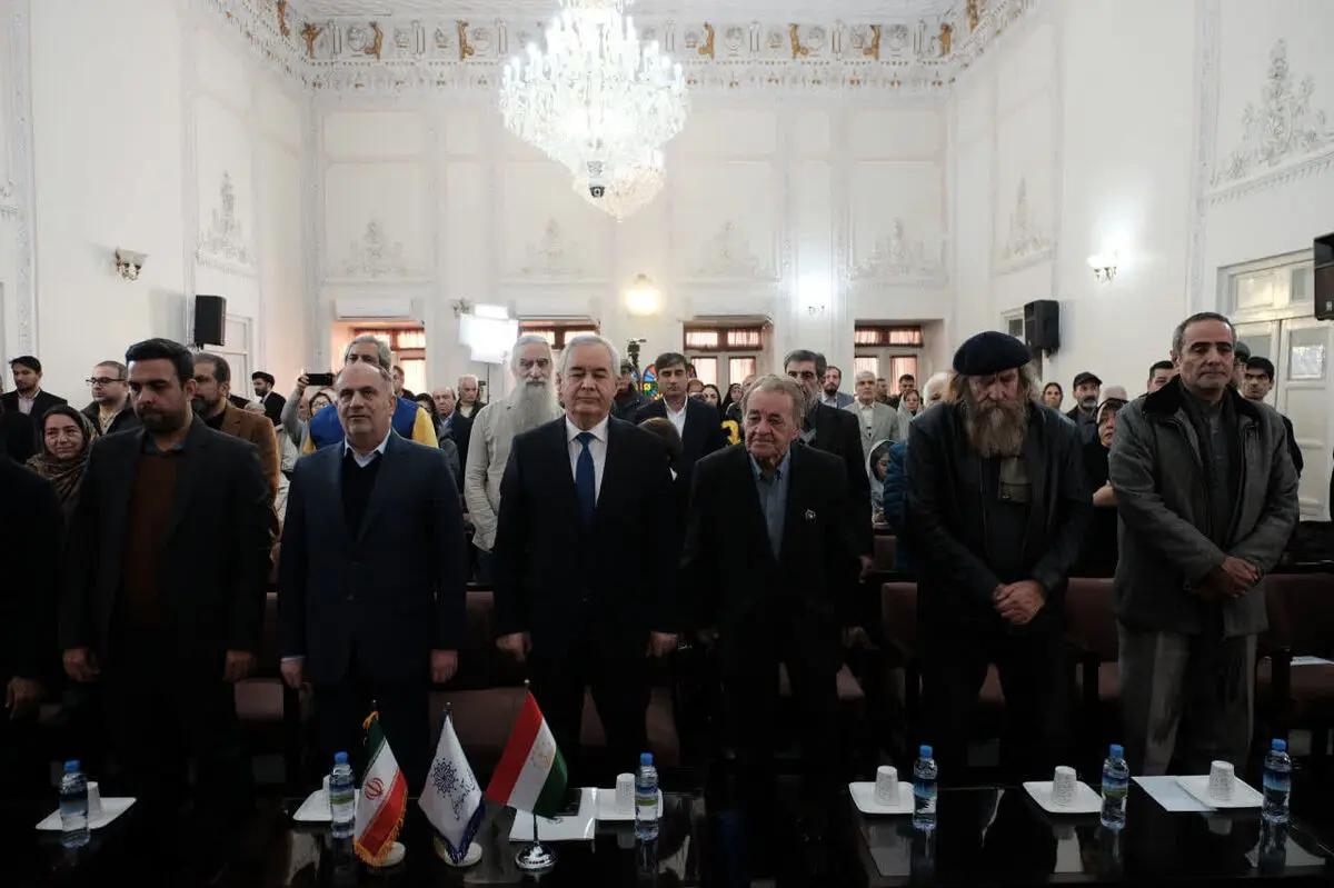 رودکی اقتدار زبان فارسی را بازگرداند