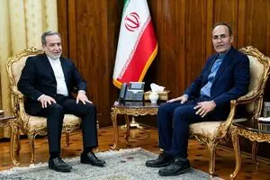 تاکید عراقچی بر ضرورت گسترش مناسبات اقتصادی بین ایران و لیبی