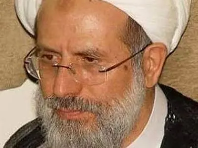 تخریب افراطی افراد و مطلق‌گرایی آفت است