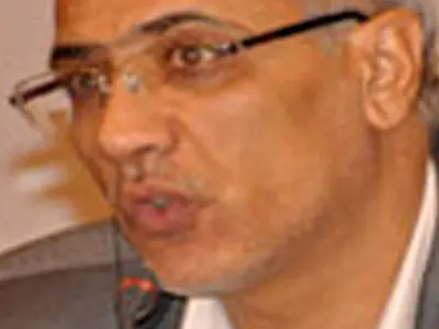 ایجاد بنادر خشک به منظور توسعه حمل ونقل ترکیبی