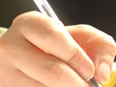 کارانه پزشکان دچار جرح و تعدیل شد/۱۴ ماه است مطالبات ما را نداده‌اند