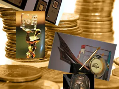 پای جوایز دولتی روی گلوی جوایز خصوصی