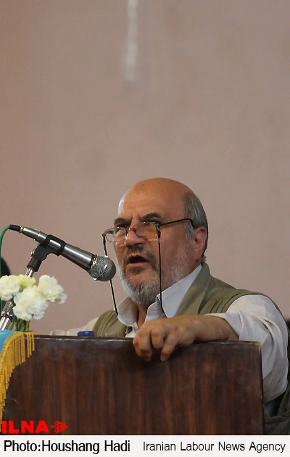 سایه دولت بر مناسبات كارگری سنگینی می‌كند