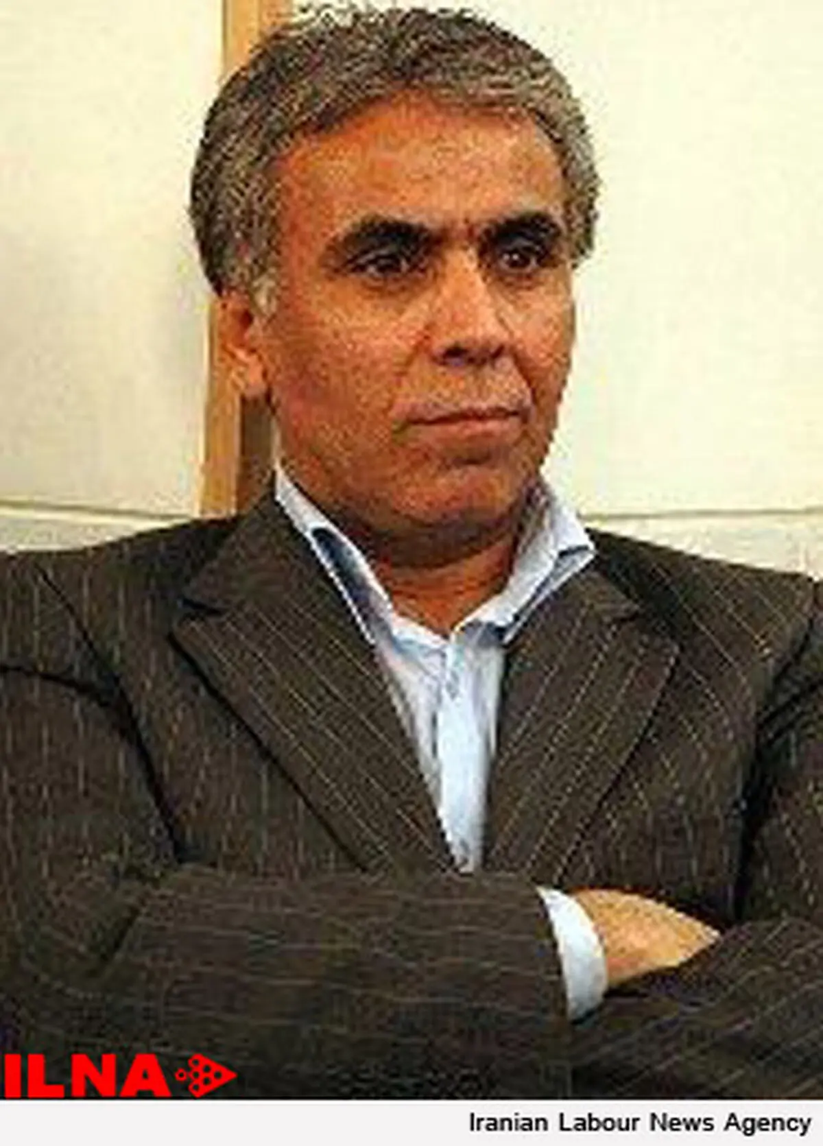 عکس یادگاری با مردان نیک آبرو نمی‌آورد
