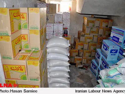 کشف انبار احتکار روغن نباتی در شهرستان فریمان