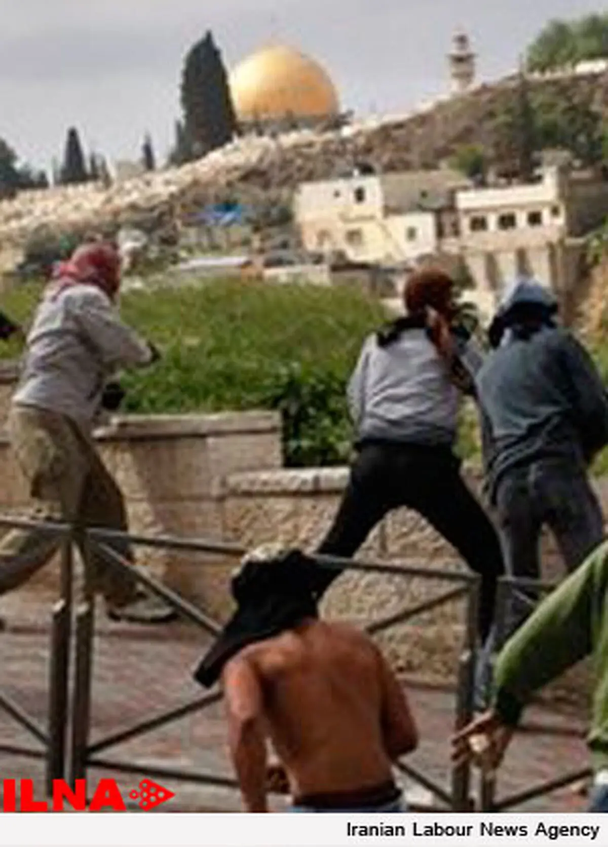 زخمی شدن ده‌ها كارگر فلسطینی در درگیری با نظامیان صهیونیست