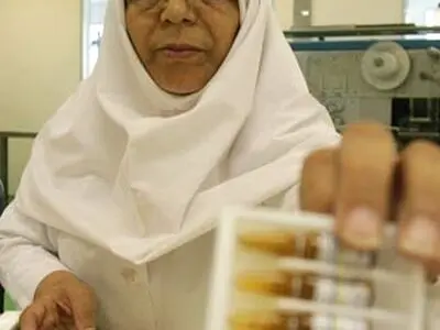 تکنسین‌های داروخانه‌ها بیش از ساعت قانونی كار می‌كنند