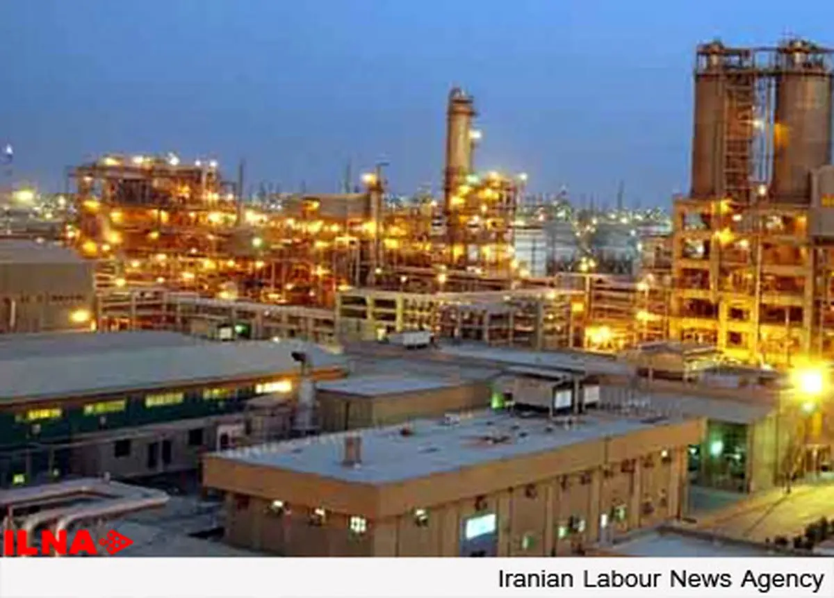 اعتراض صنفی ۳۰۰ کارگر کارخانه پتروشیمی فجر