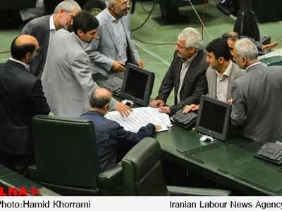  پشت پرده افشا‌نشدن بورسیه‌ها در دولت احمدی‌نژاد 