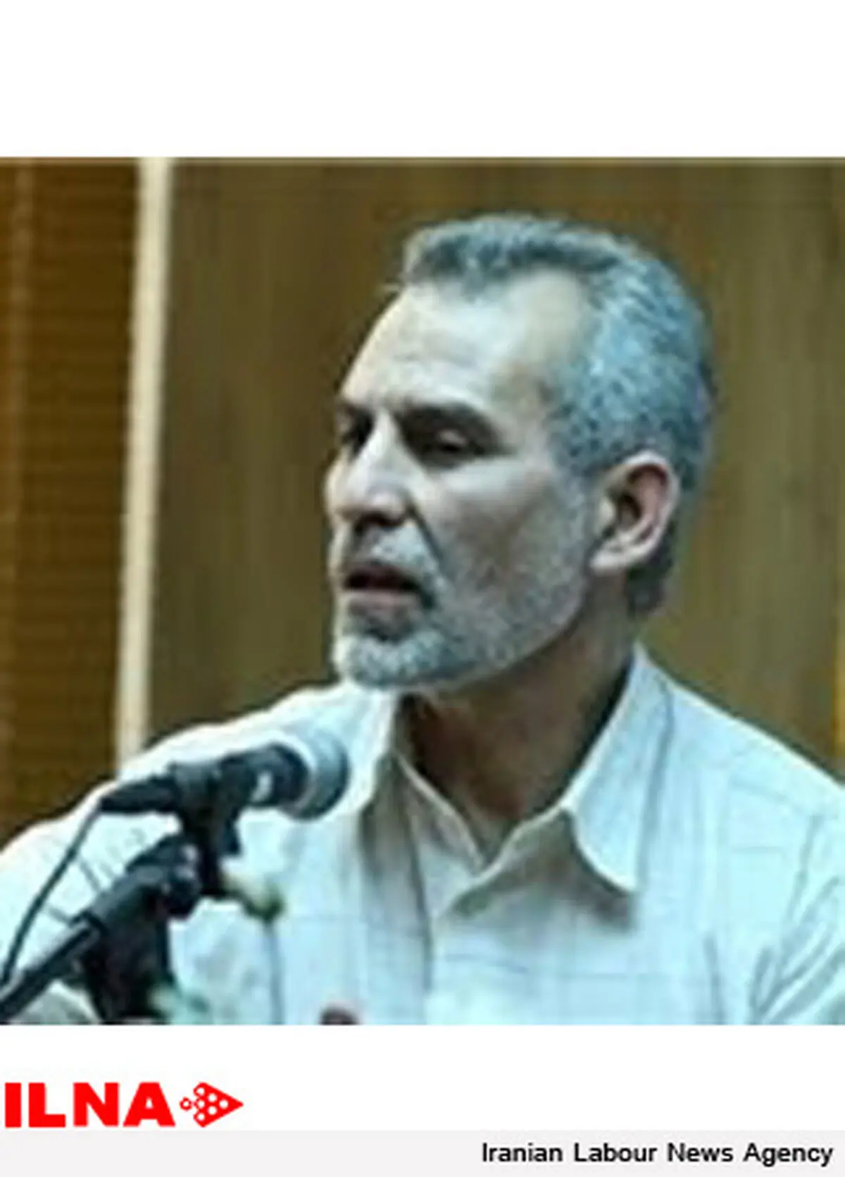 جشنواره شعر فجر یک جنبش شعری تاثیرگذار در جامعه است