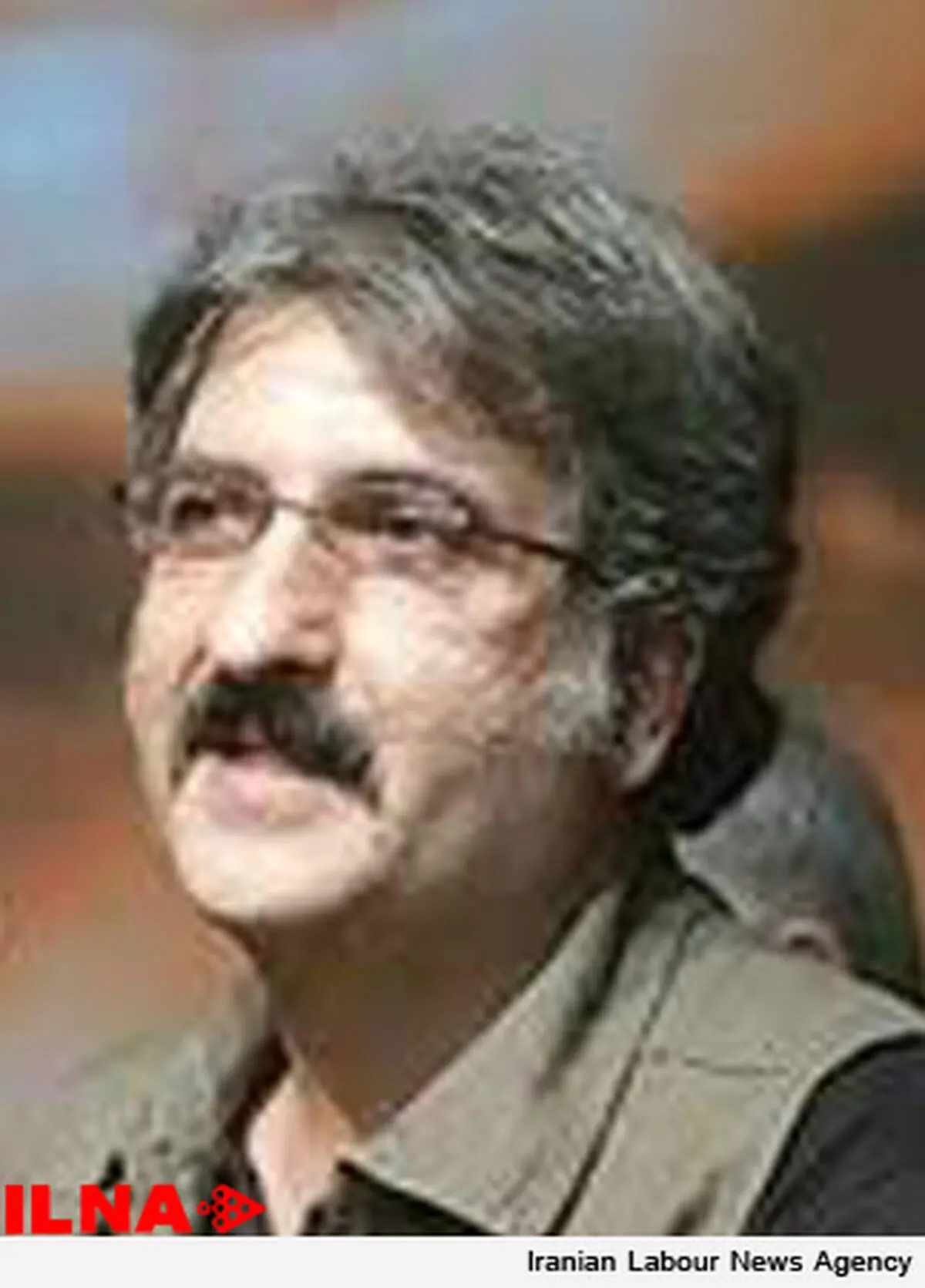 "سعادت لرزان، مردمان تیره روز" نوشته علیرضا نادری روی صحنه می‌رود