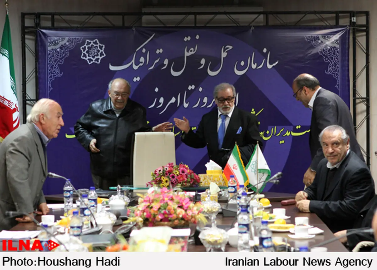 نشست مدیران پیشکسوت معاونت و سازمان حمل و نقل ترافیک