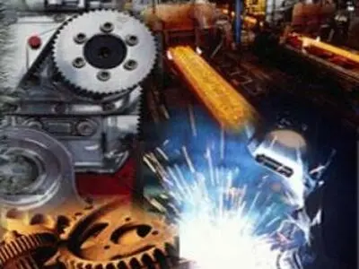 بازرسی از 386 واحد صنعتی استان در یک روز / توزیع مواد ضدعفونی کننده، ماسک و دستکش بین کارگران