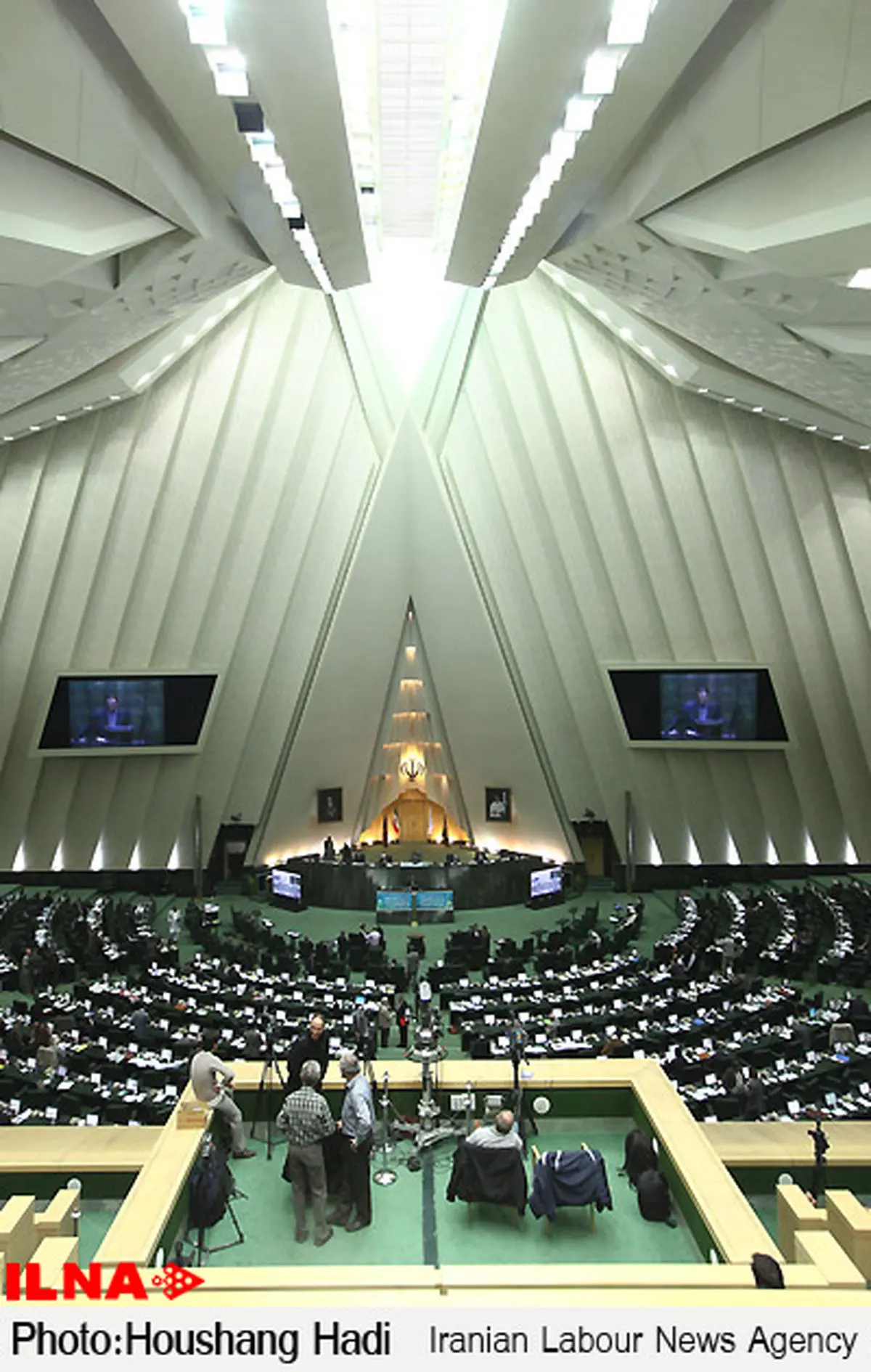 لاریجانی رییس مجلس ماند
