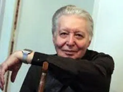 پیکر هوشنگ کاووسی؛ فردا تشییع می‌شود
