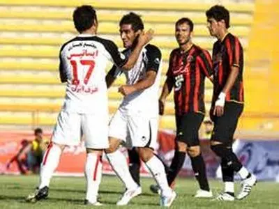 شکست سیا‌ه‌جامگان مشهد مقابل پرسپولیس تهران