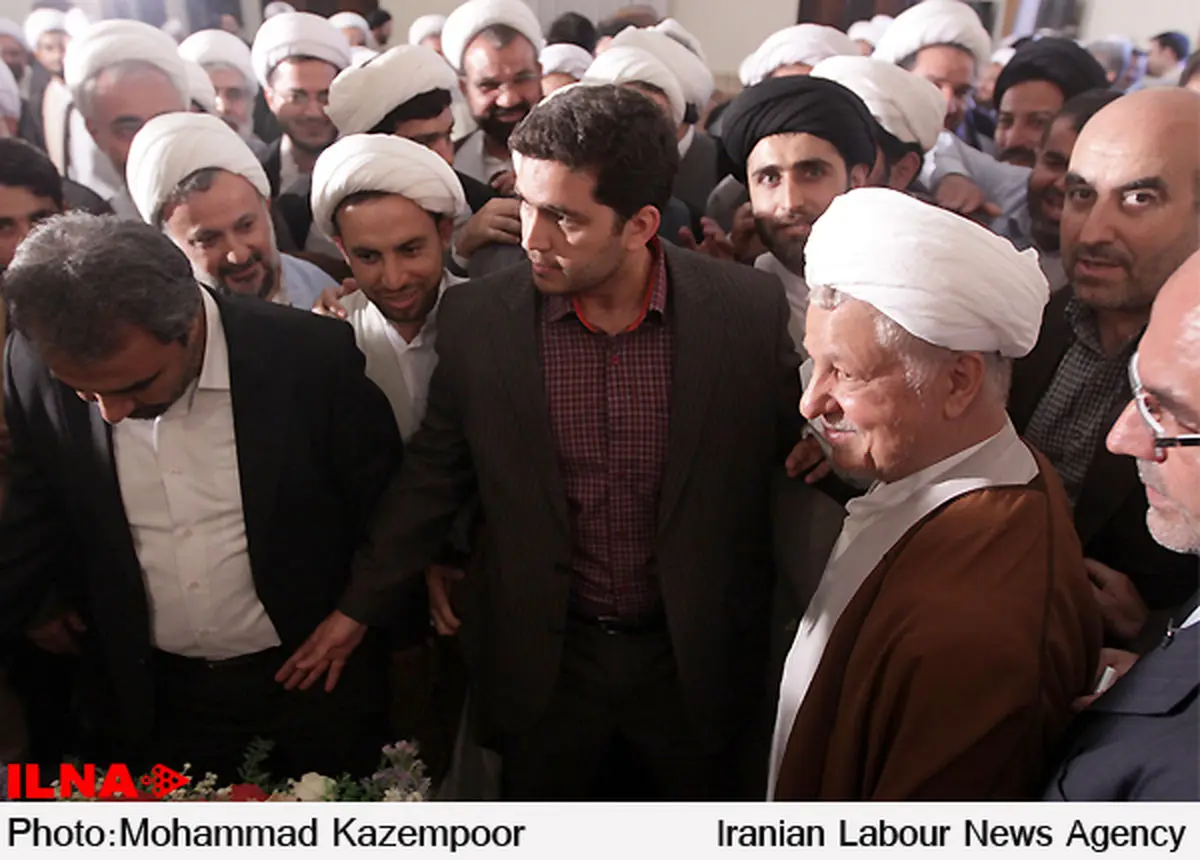 دیدار  استادان، پژوهشگران، نویسندگان و فضلای حوزه علمیه قم با آیت الله هاشمی