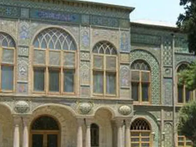 یک نمایشگاه صنایع دستی در کاخ گلستان