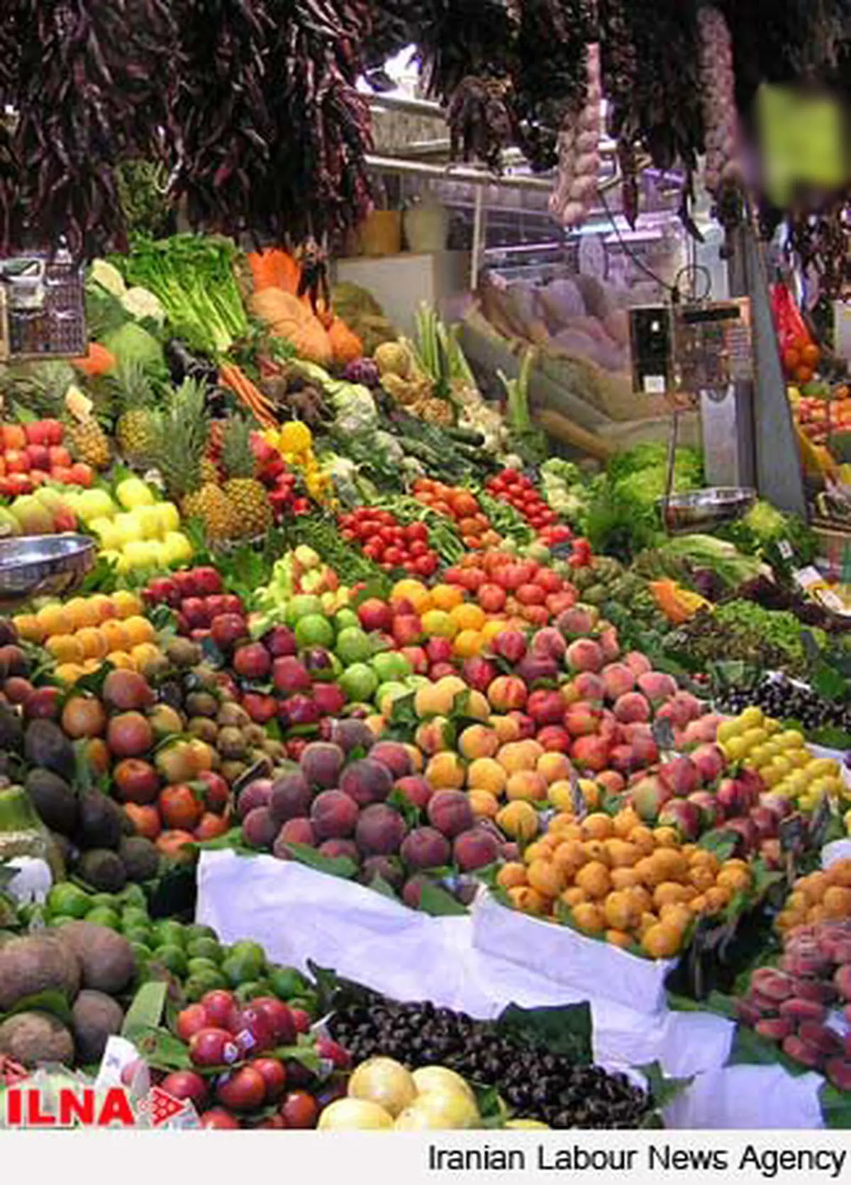 تصدی گری اتباع بیگانه بر 80 درصد بازار میوه یزد/کوتاهی سازمان صنعت در ارائه گزارش بازرسی ها