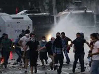 دعوت اتحادیه‌های كارگری تركیه برای اعتصاب فردا