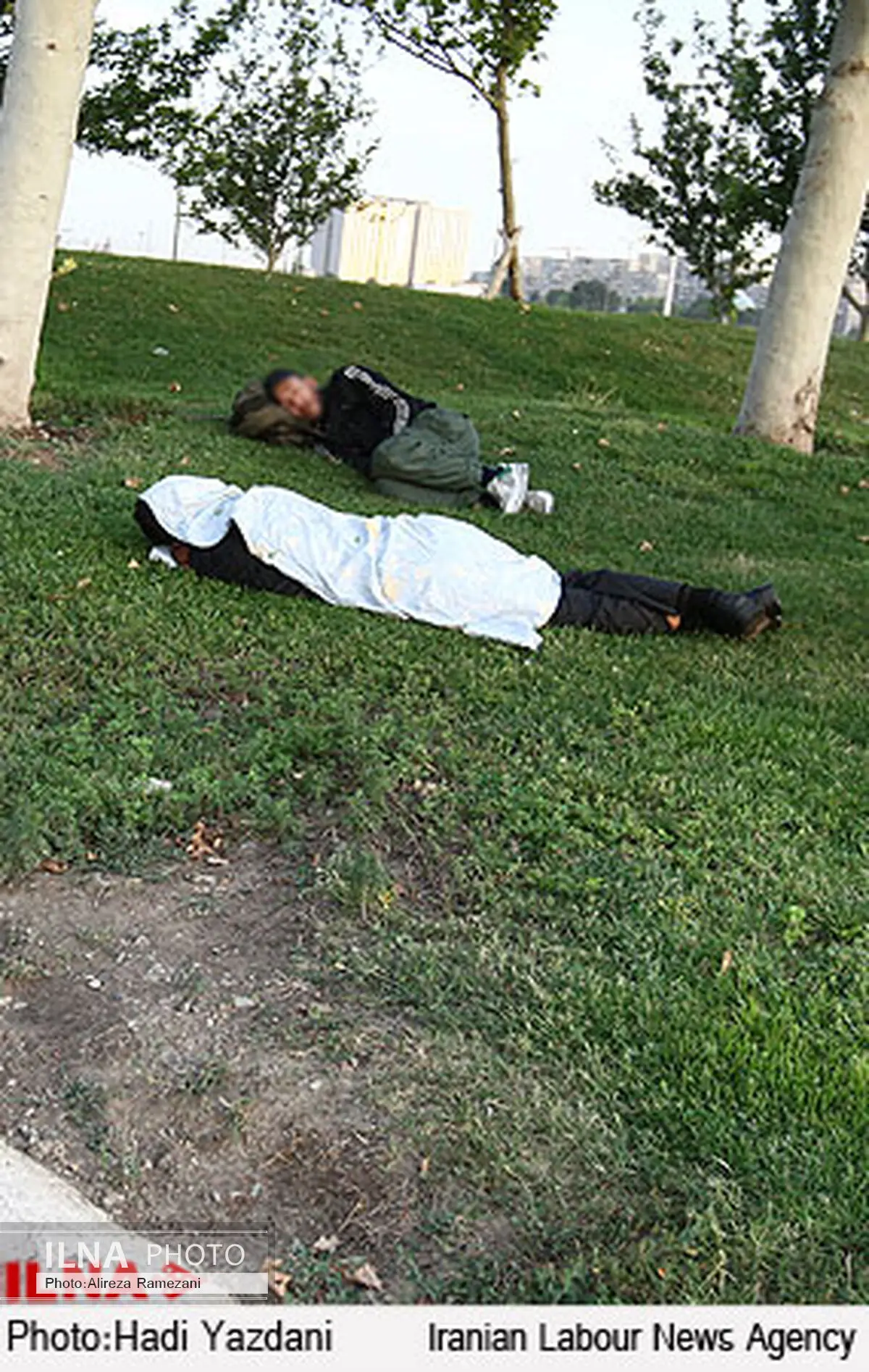 جشن عروسی در میان کارتن خواب‌ها + عکس 
