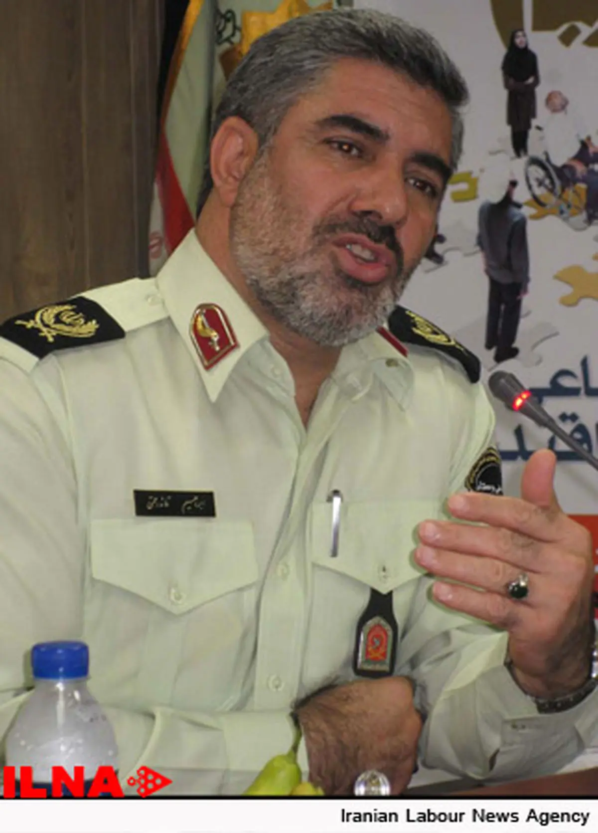 كاركنان نیروی انتظامی نباید ترشرو و بداخلاق باشند