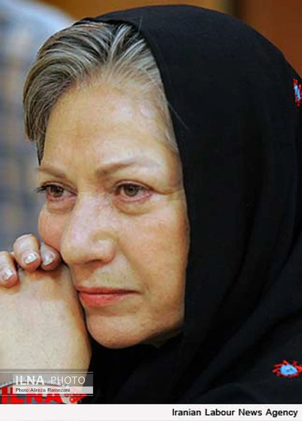 رخشان بنی‌اعتماد میهمان «دندون طلا» شد