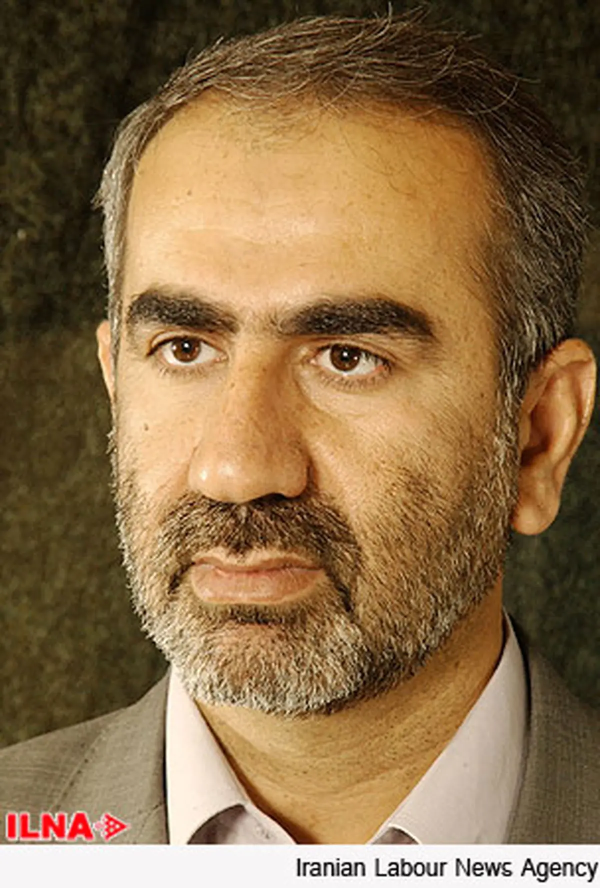 احمدی نژاد پس از بازگشت باید درمورد تعداد همراهان خود به نمایندگان پاسخ دهد