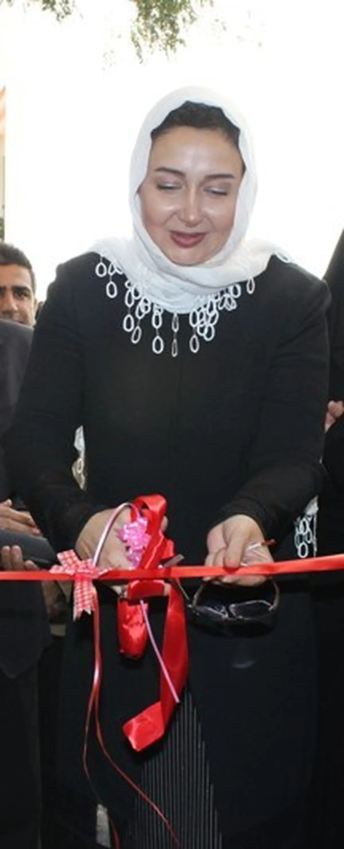 بنیاد نیکوکاری"کمک" با مدیریت کتایون ریاحی آغاز بکار کرد