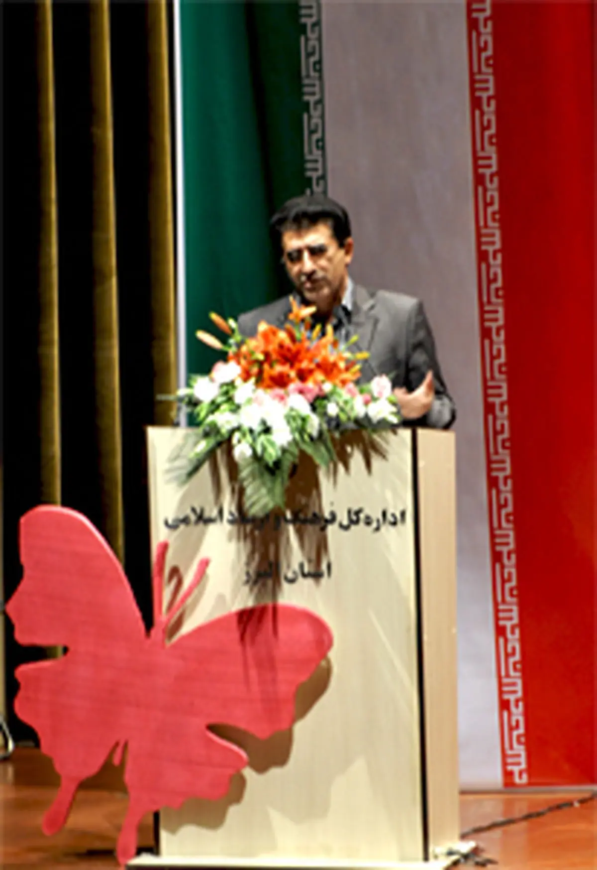 حقوق و دستمزد هنرمندان بر اساس هزینه های تمام شده تئاتر بازنگری شود