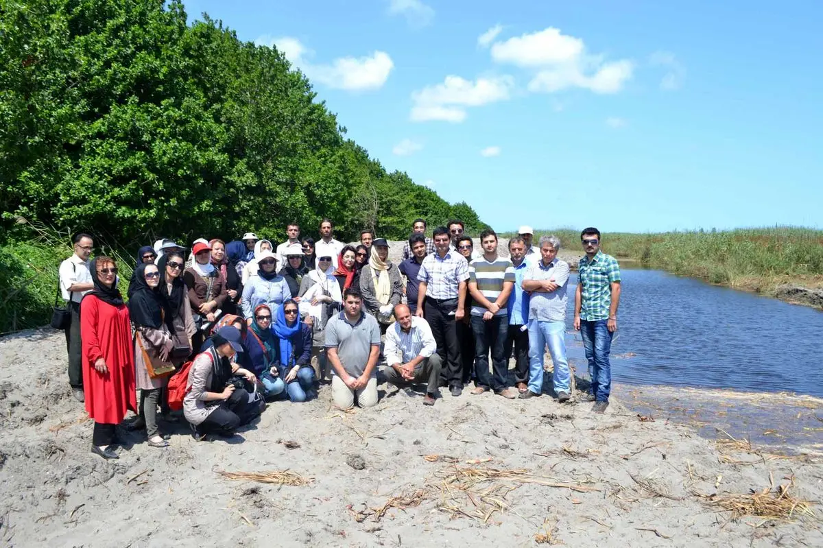 بازدید دوست داران محیط زیست از بخش تخریب شده پارک ملی بوجاق