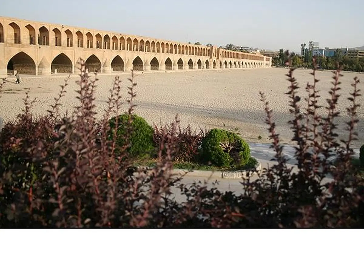قیمت یک متر مکعب آب در اصفهان ۳۰۰ هزار تومان تمام می‌شود