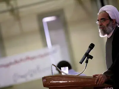 افراطی‌گری جوانان را از صحنه بیرون کرده است