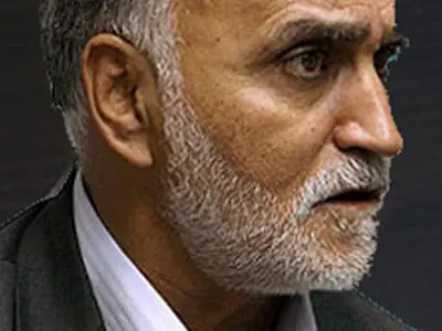 اولیایی: کفاشیان تا پایان عمر دولت احمدی‌نژاد باید بماند