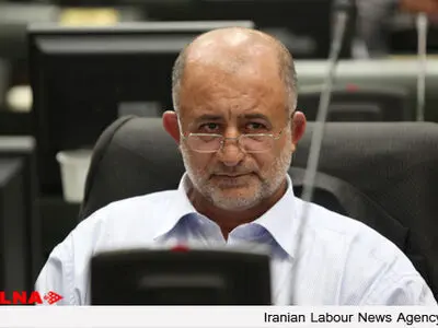 احمدی نژاد خلاف منویات مقام معظم رهبری عمل کرد