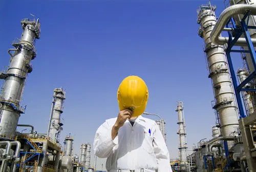 فقهای شورای نگهبان چگونه توانستند مصوبه مغایر قانون‌اساسی و شرع را تایید کنند/تعیین دستمزد واقعی، رکود فراگیر را کاهش می‌دهد 