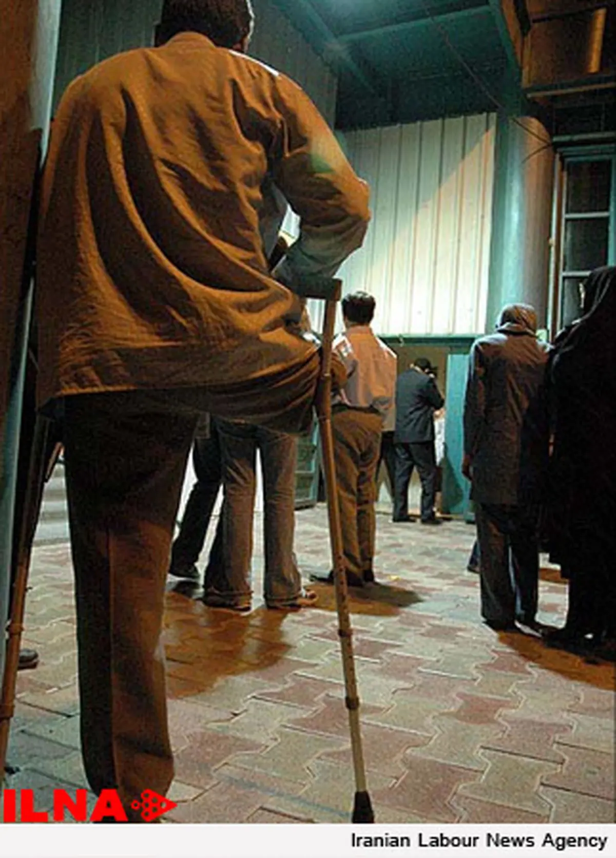 خودکشی یک جانباز؛ امتناع رییس بنیاد شهید از پاسخگویی و بی خبری فراکسیون ایثارگران